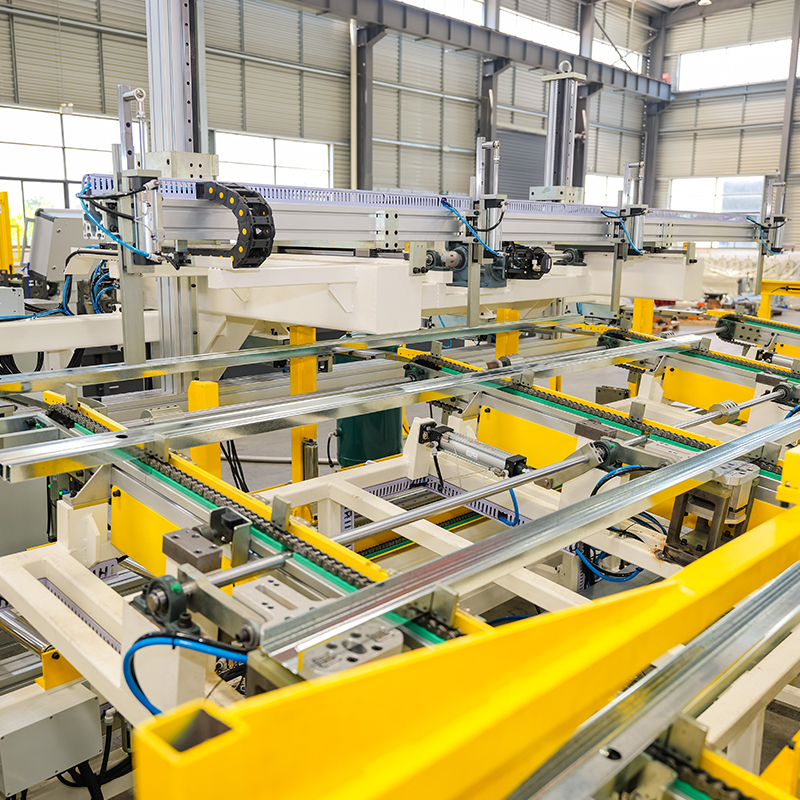 Automatyczna maszyna pakująca z profilami metalowymi: rodzaje, specyfikacje i przewodnik po ROI